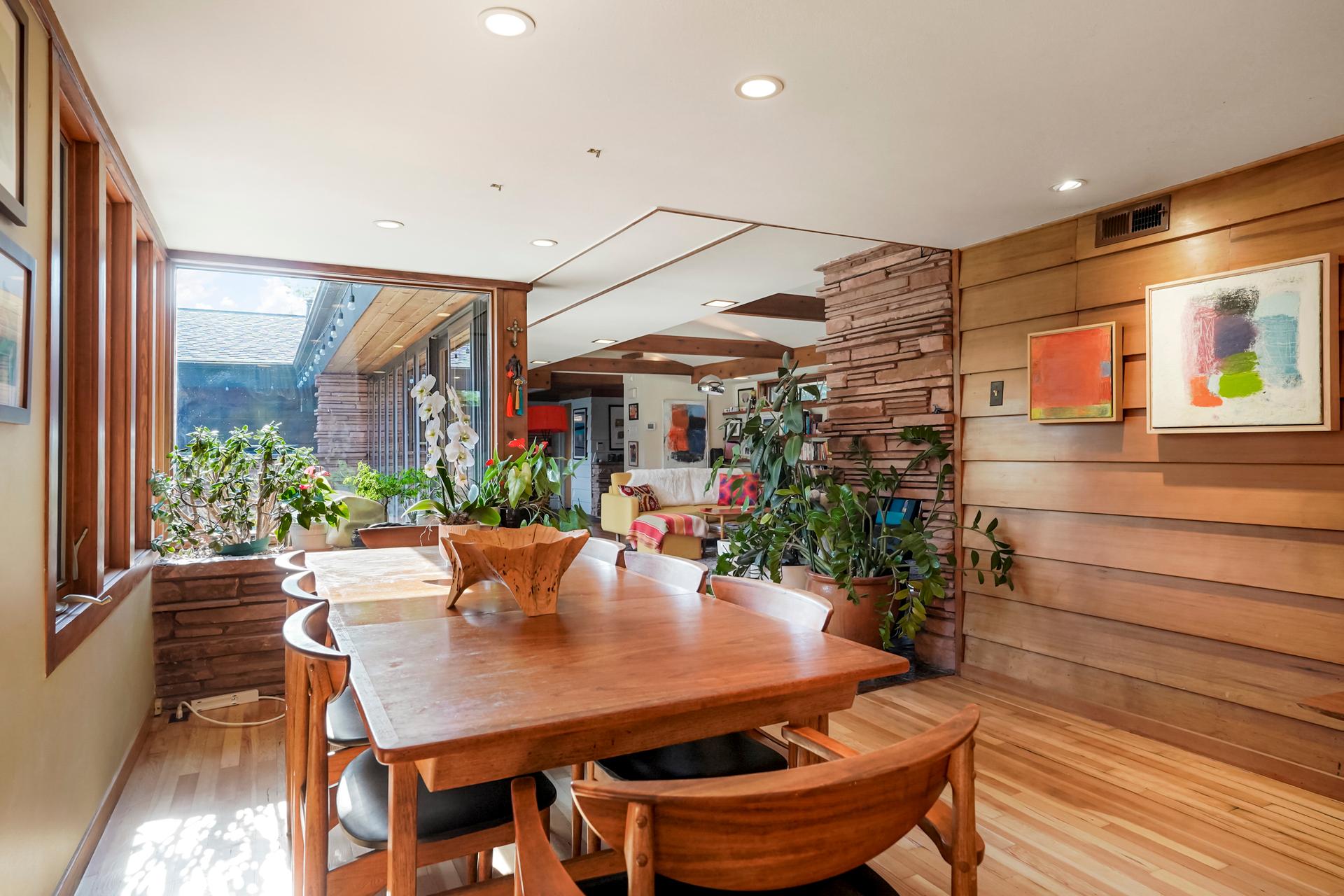 Beautiful Mid Century Modern Home in Central Boulder — photo 3