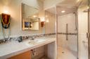 Bedroom 1 en suite bathroom