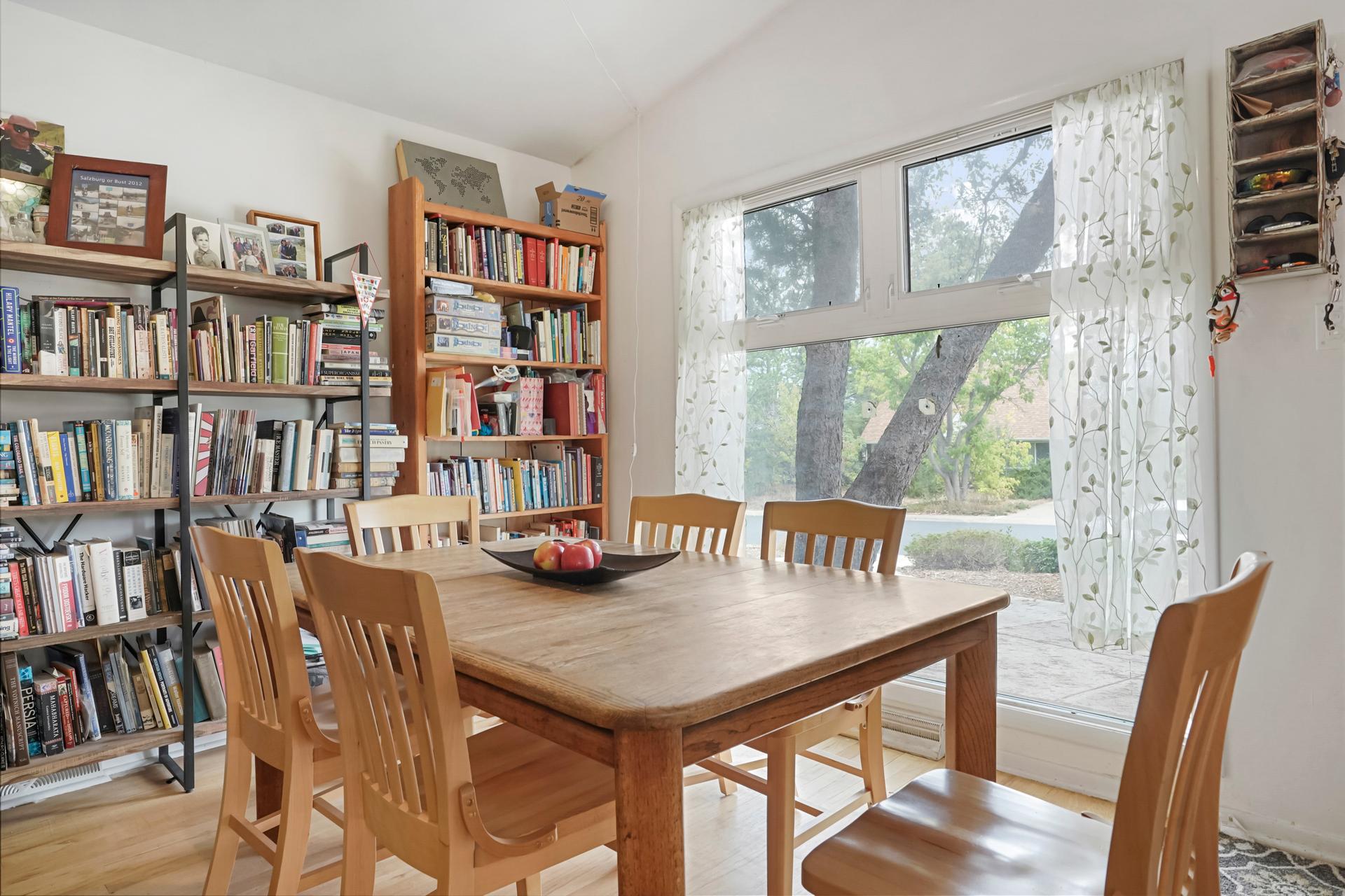 Home in South Boulder: 3 BR/1.5 BA quiet, walkable neighborhood on bus lines  — photo 2
