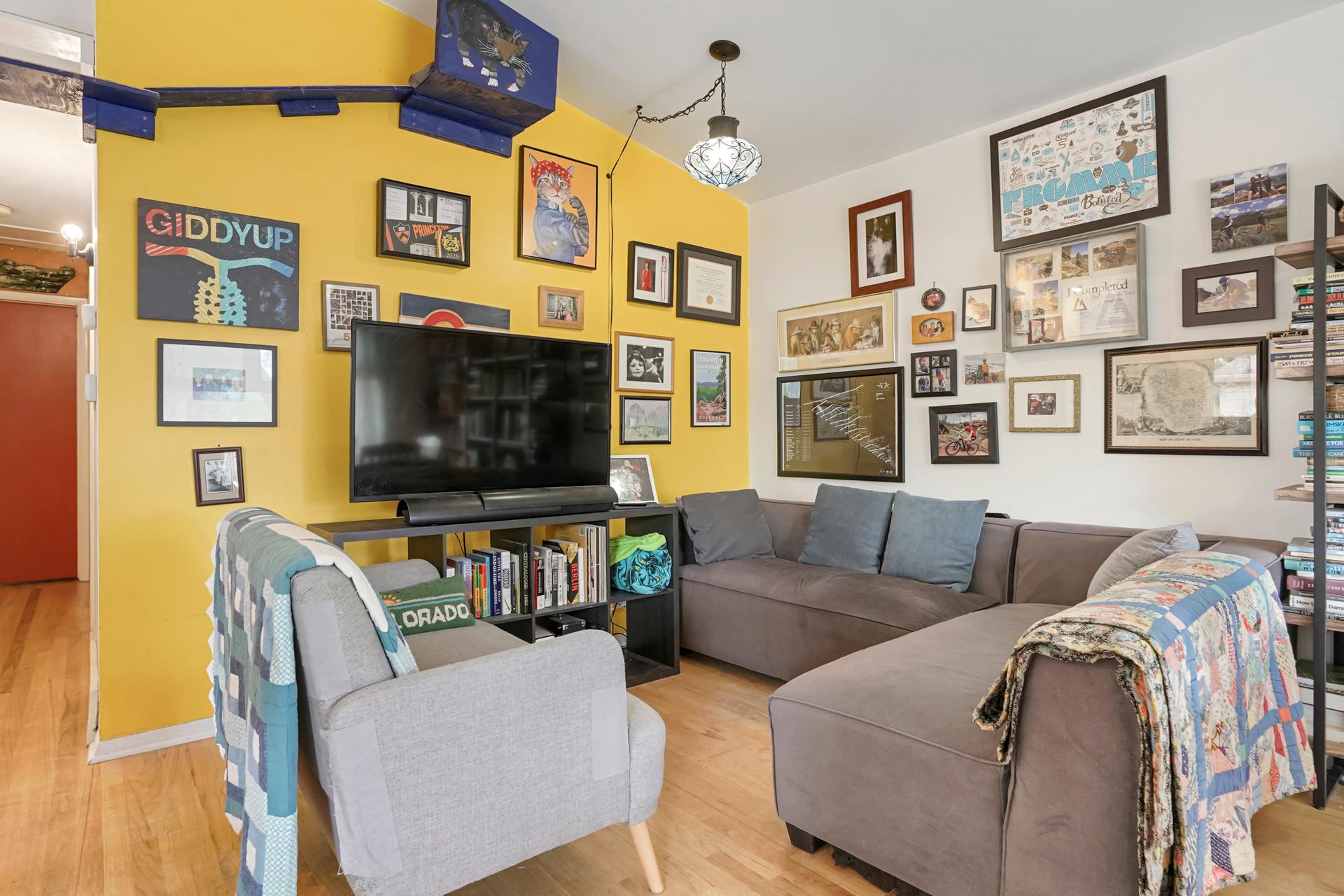 Home in South Boulder: 3 BR/1.5 BA quiet, walkable neighborhood on bus lines  — photo 4