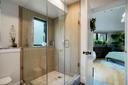 Bedroom 3 en suite bathroom