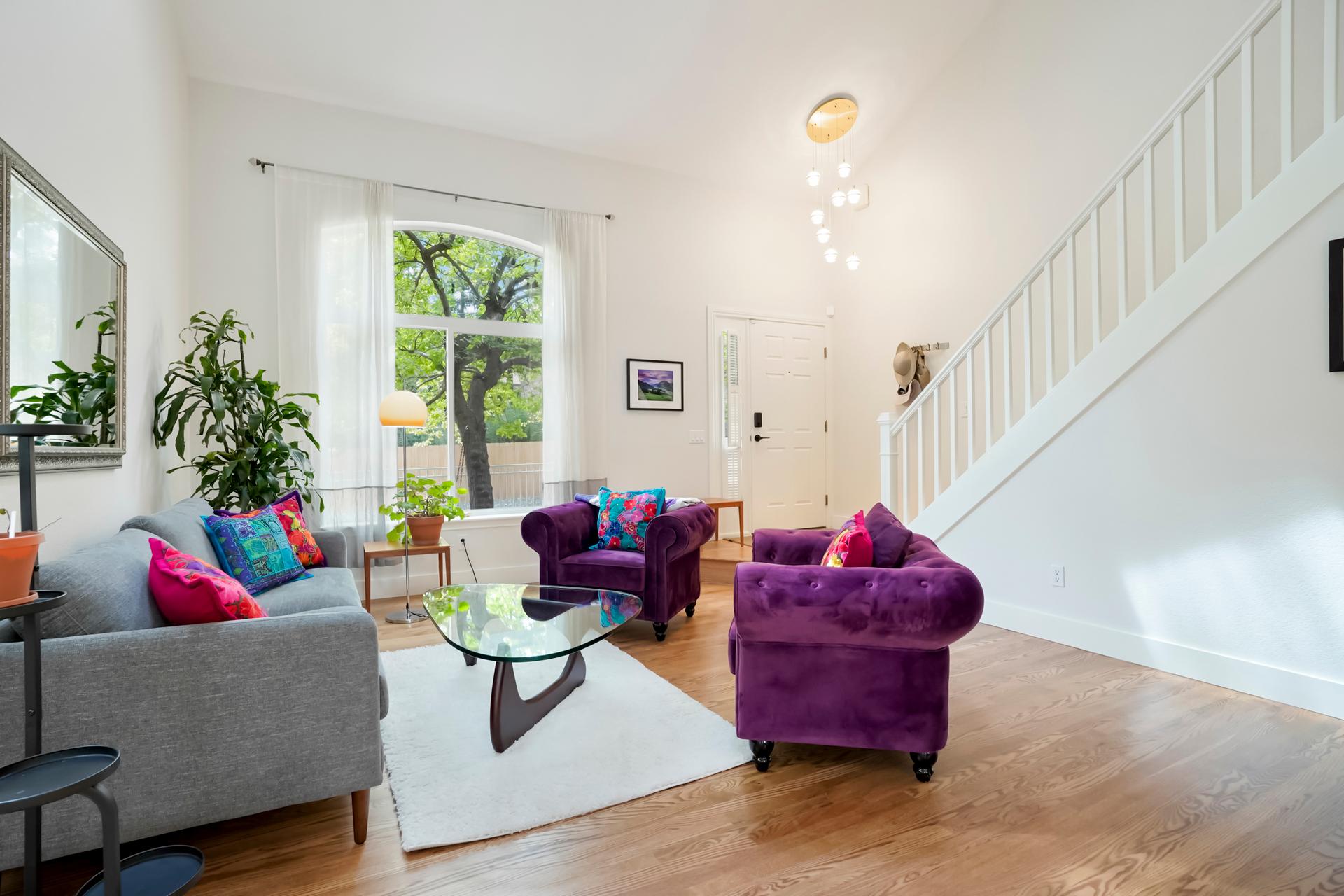 Comfortable, updated hideaway home with four queen beds and great walkability — photo 4