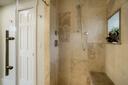 Bedroom 1 en suite bathroom