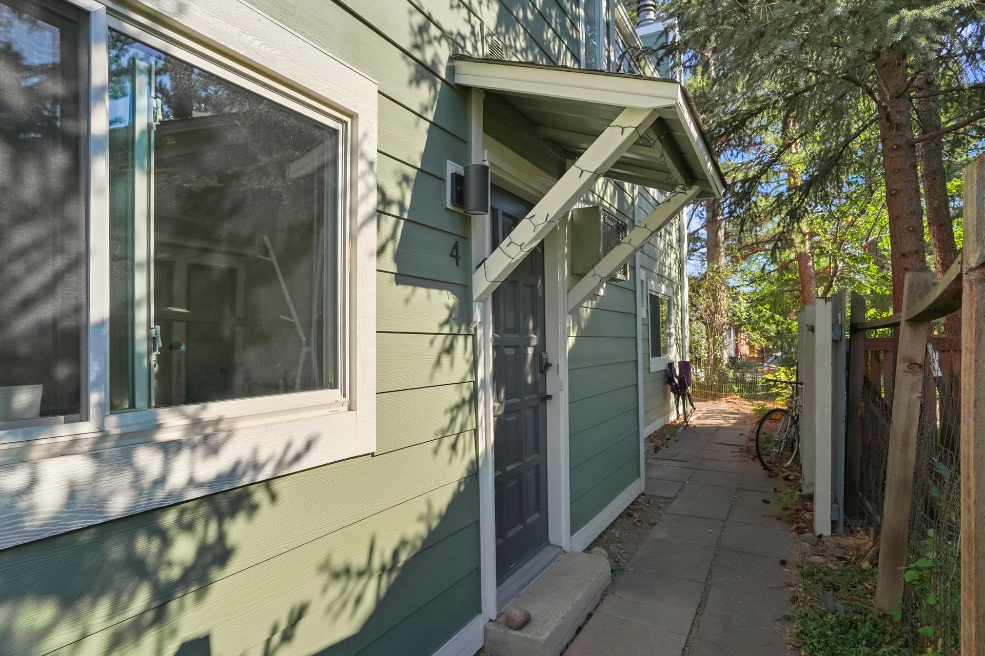 Sunny Spruce Street Condo, a Short Walk to Downtown — photo 4