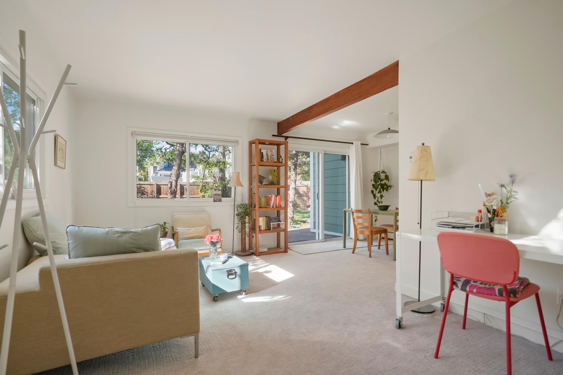 Sunny Spruce Street Condo, a Short Walk to Downtown