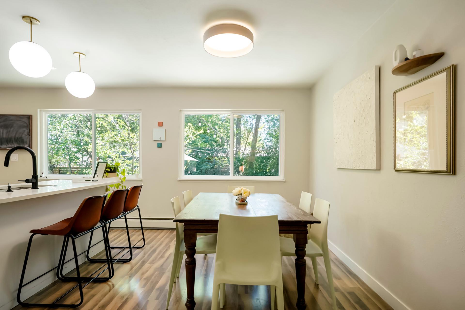 The Sundance Sanctuary: Mid-Century Retreat with 2 Offices, Walk to 4 Venues — photo 2