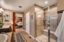 Bedroom 1 en suite bathroom