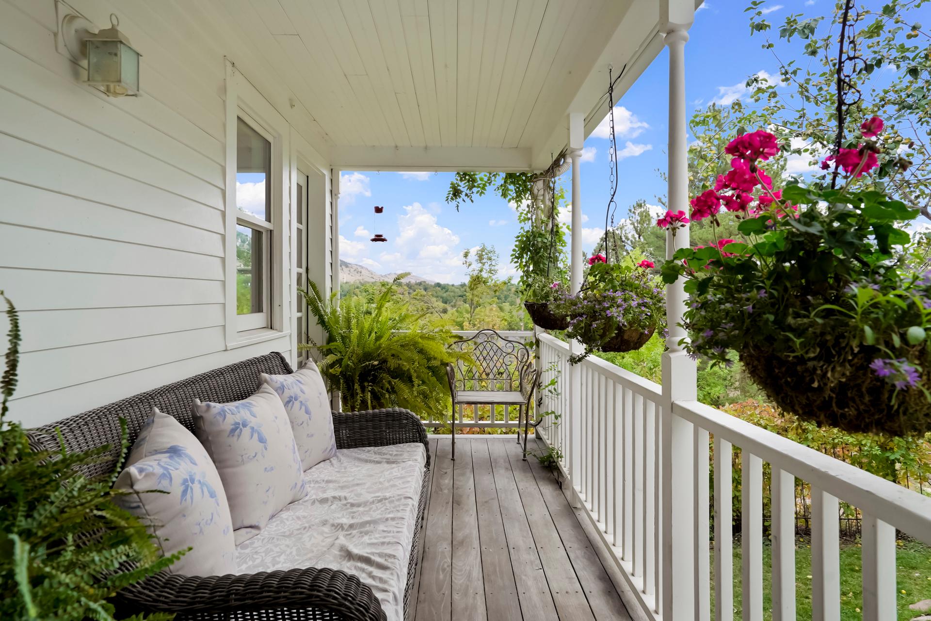 Private Garden Retreat on Open Space, Minutes from Pearl Street — photo 4