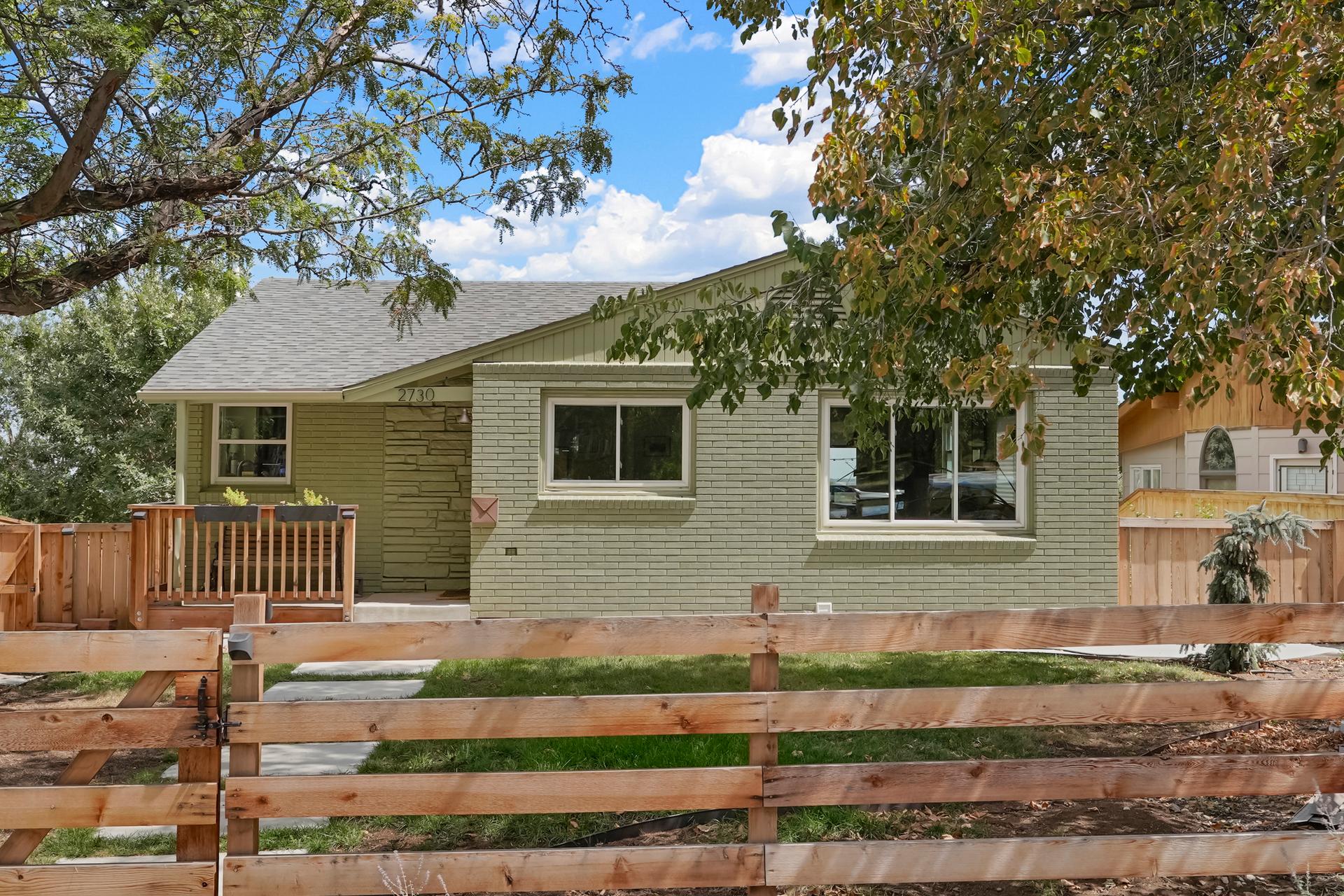 Midcentury bungalow, walkable to Boulder's best trails and Pearl Street — photo 2
